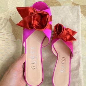 Gucci Women's Shawana Satin Flower Mules In Pure Fucsia/rosso